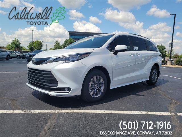 Wind Chill Pearl 1 2026 Toyota Sienna XLE 7-Passenger FWD Minivan Front-Wheel Drive