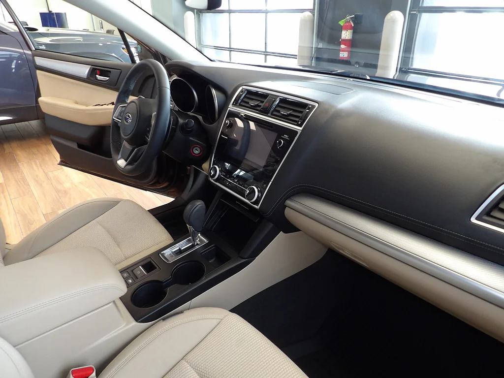 Used 2019 Cinnamon Brown Pearl Subaru 2.5i Premium image 13