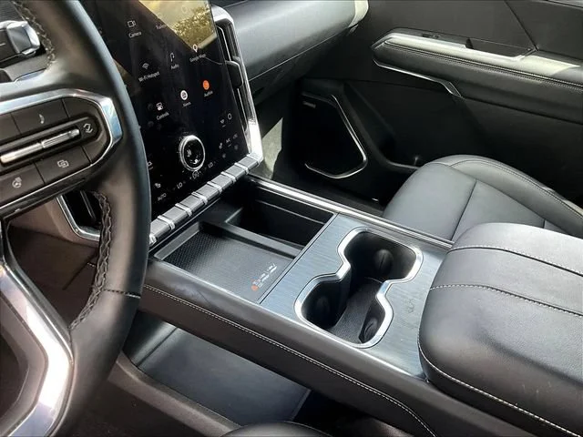 Certified Used 2026 Crystal Metallic GMC Elevation image 18