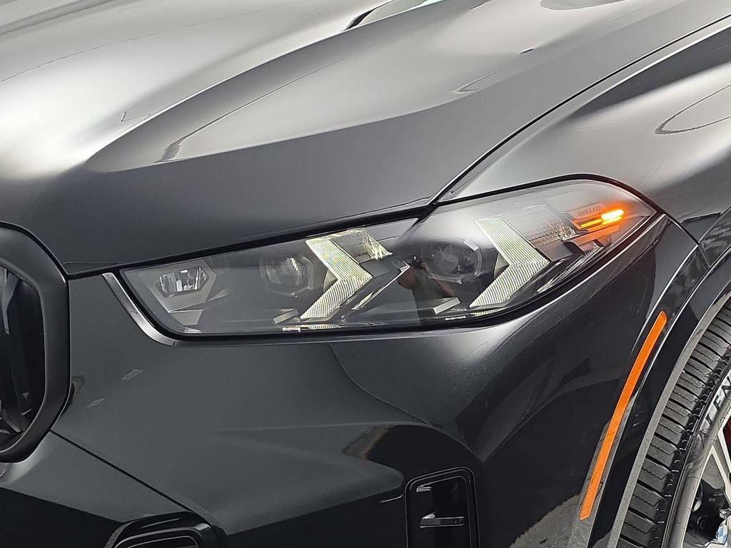 New 2026 Black Sapphire Metallic BMW xDrive40i image 31