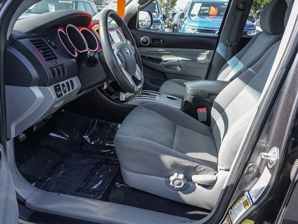 Used 2014 Gray Toyota PreRunner image 17