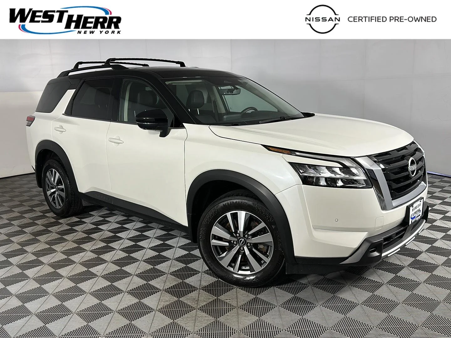 Certified Used 2024 Pearl White Tricoat/Super Black Nissan SL image 1