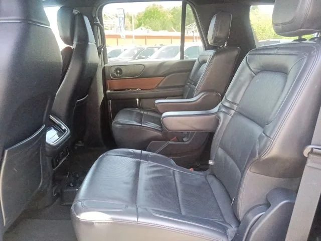 Used 2024 Black Lincoln Reserve image 31