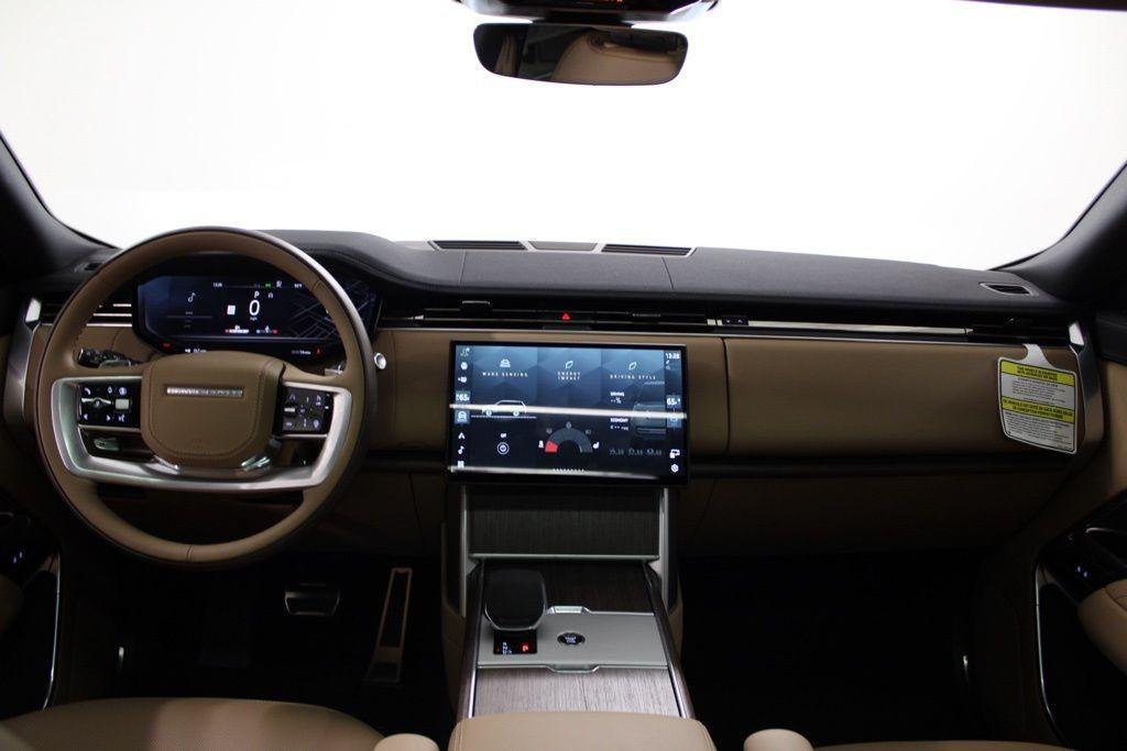 New 2026 Fuji White Land Rover SE image 35