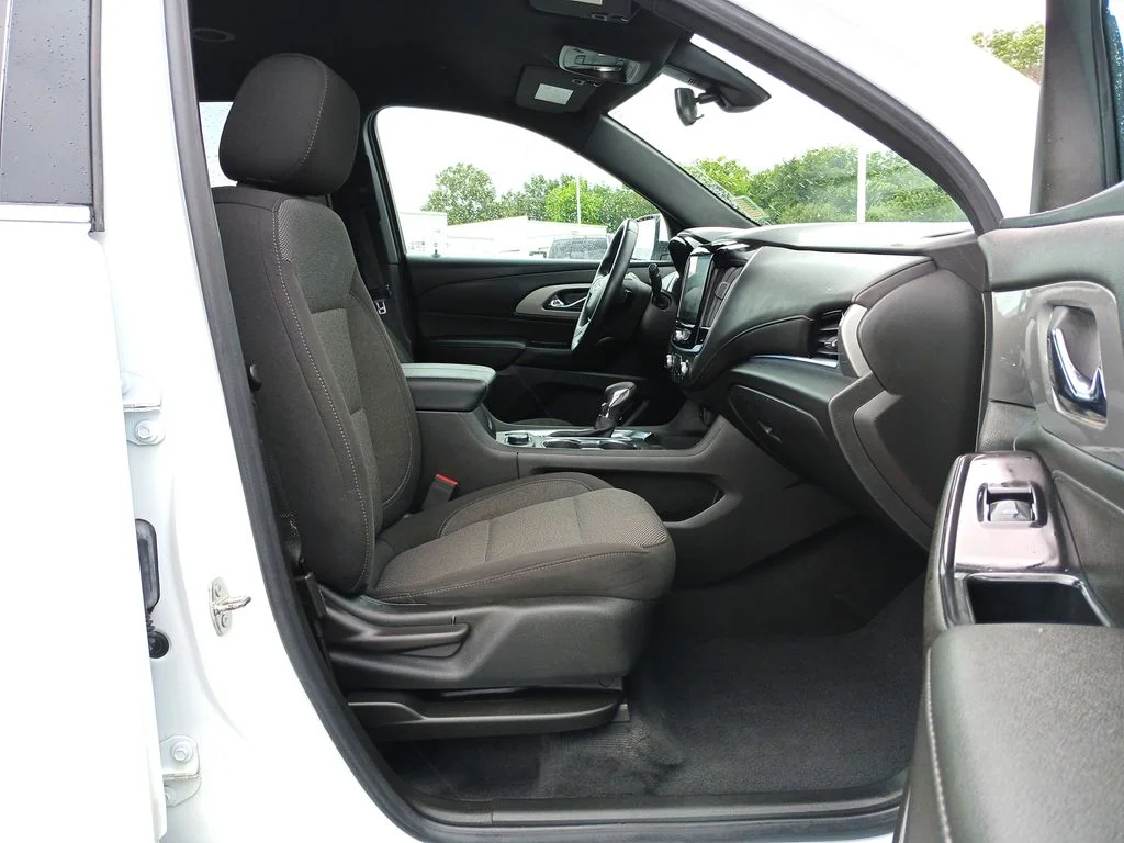Used 2023 White Chevrolet LT image 29