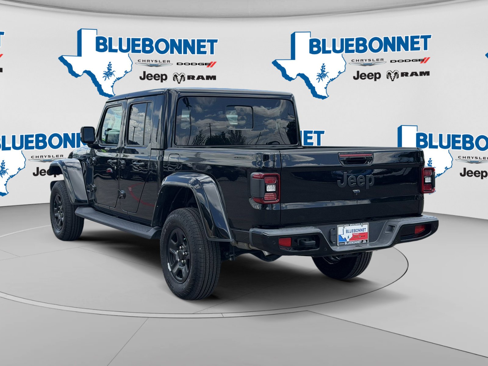 Used 2023 Black Clearcoat Jeep High Altitude image 7