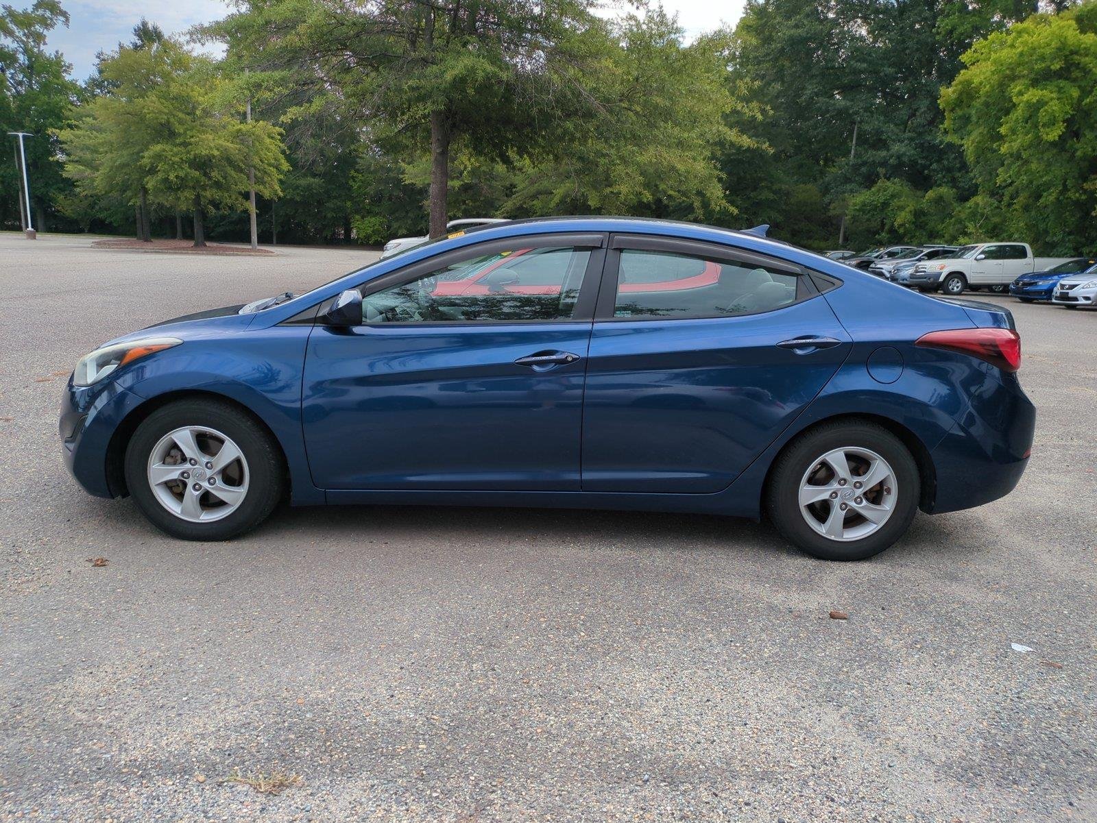 Used 2015 Lakeside Blue Hyundai SE image 6