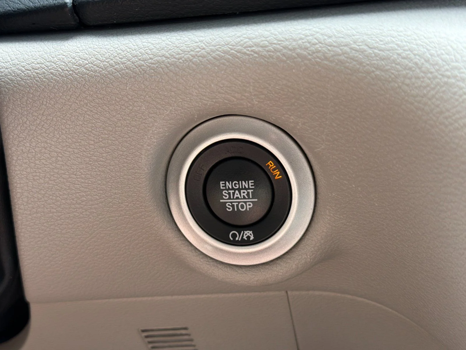Used 2023 White Chrysler Touring L image 21