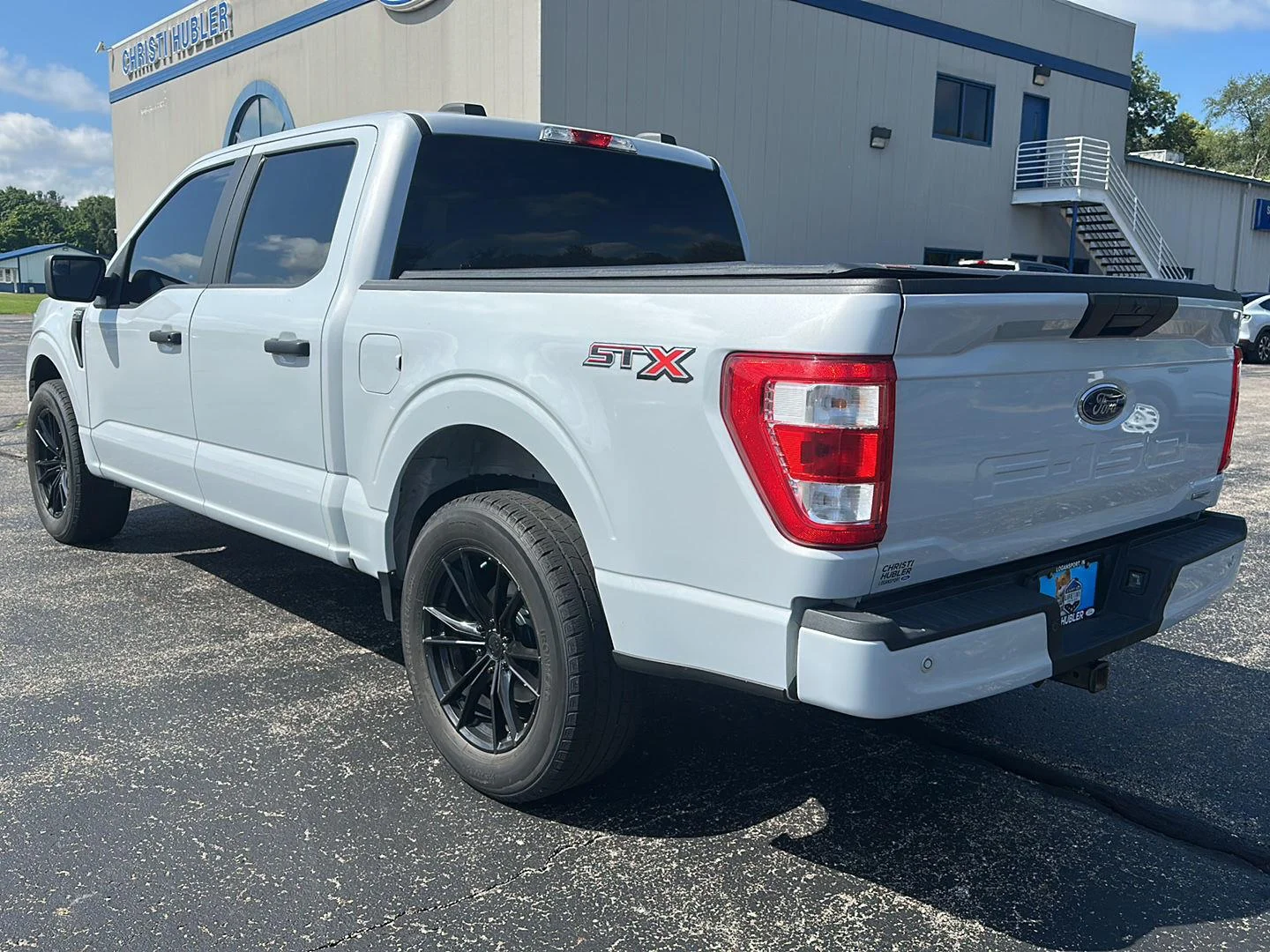 Used 2021 Space Gray Ford XL image 7