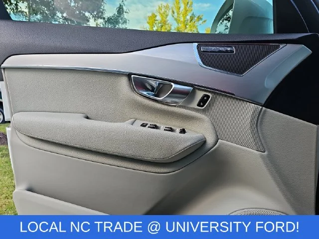 Used 2017 White Volvo T6 Momentum image 27