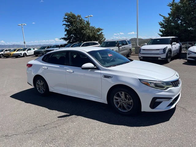 Certified Used 2020 Snow White Pearl Kia LX image 5