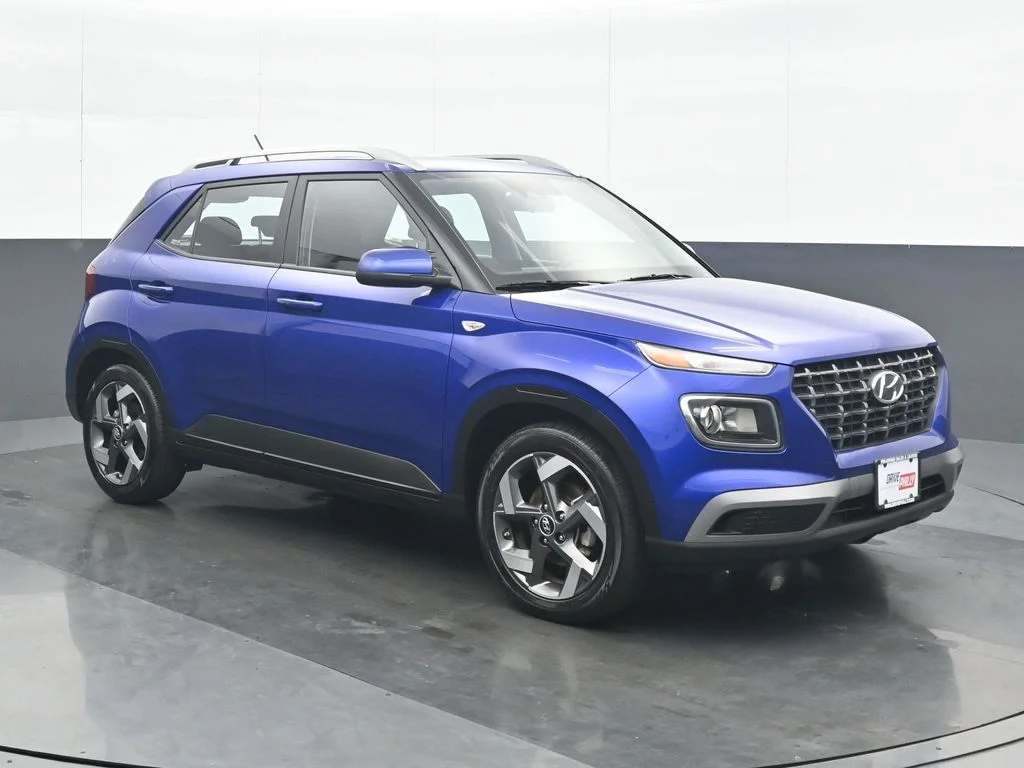 Used 2025 Blue Hyundai SEL image 9