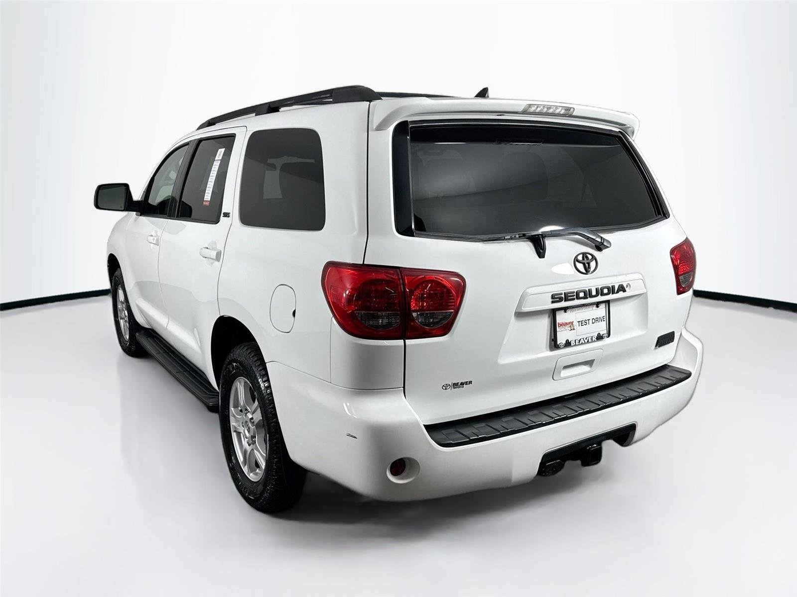 Used 2016 Super White Toyota SR5 image 11