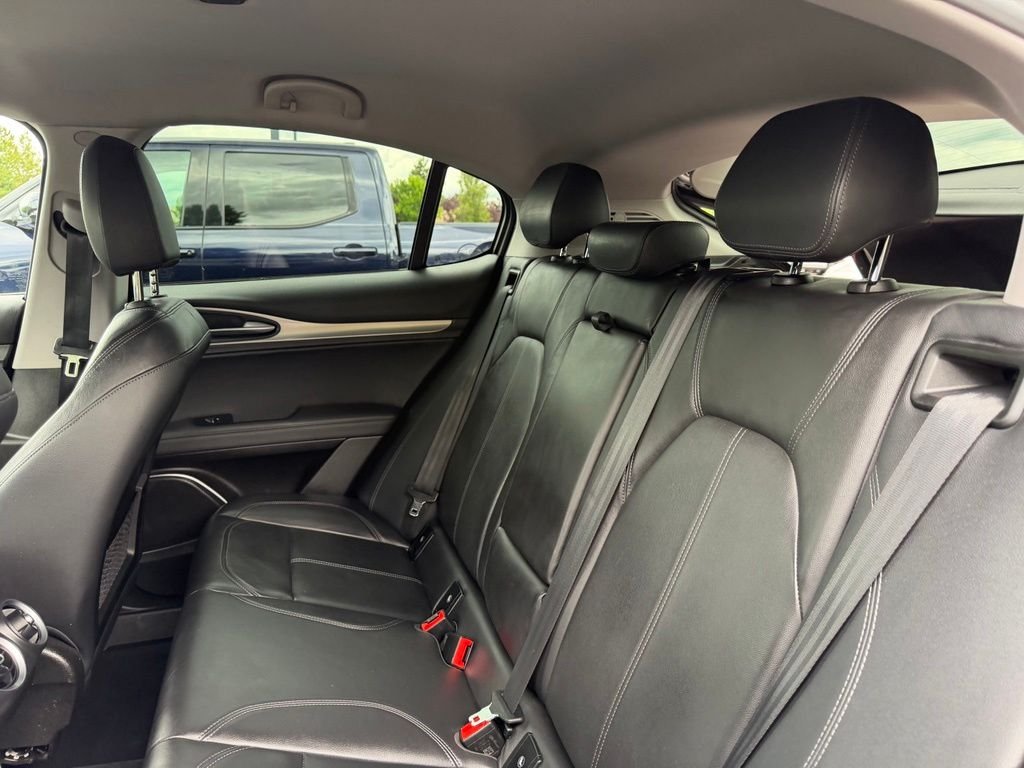 Used 2018 Vulcano Black Metallic Alfa Romeo Base image 30