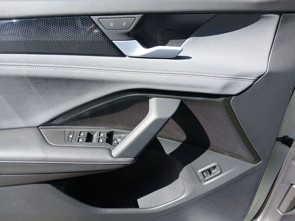 New 2026 White Volkswagen 2.0T SE image 11