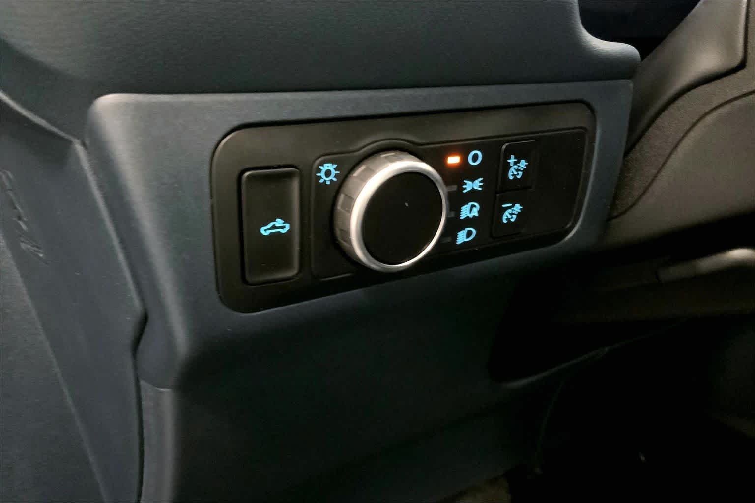 New 2026 Azure Gray Metallic Tri-Coat Ford XLT image 18