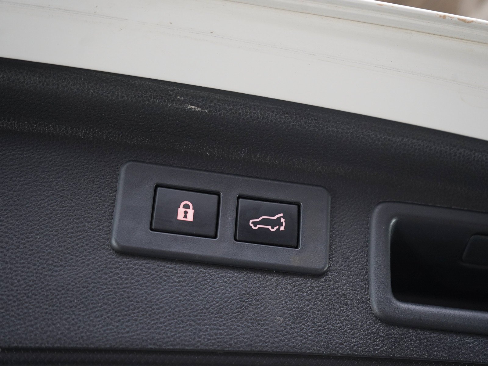 Used 2021 Crystal White Pearl Subaru Premium image 11