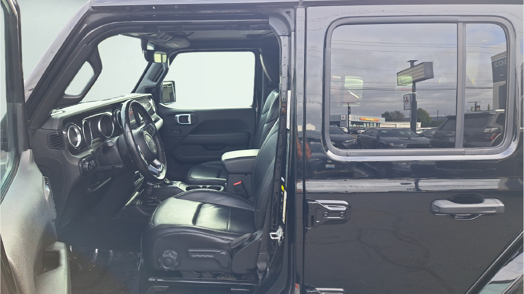 Used 2020 Black Jeep Unlimited Sahara Altitude image 10