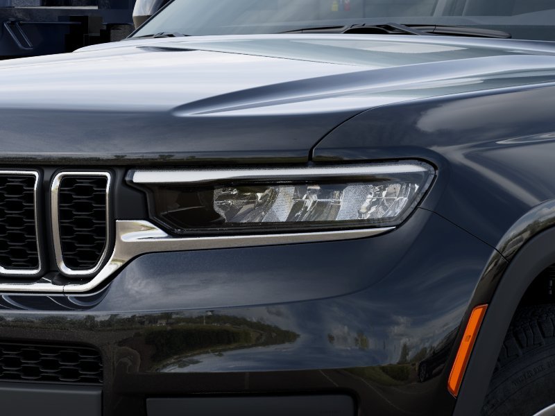 New 2026 Diamond Black Crystal Pearl-Coat Exterior Paint Jeep Laredo image 26