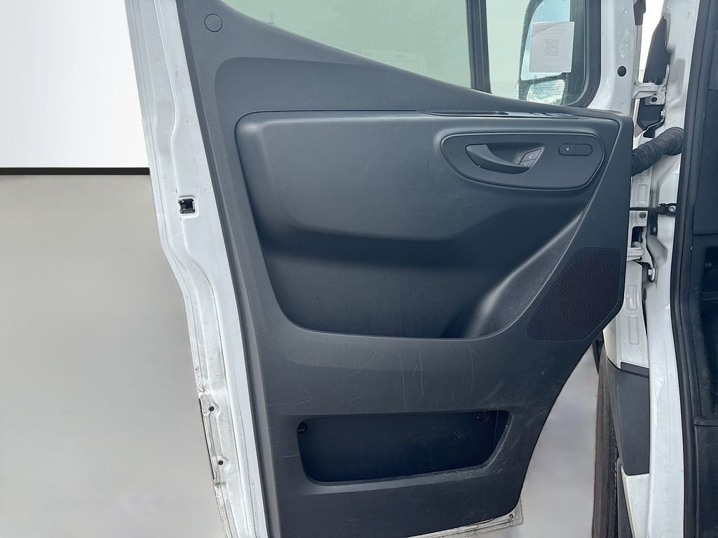 Used 2024 White Mercedes-Benz Cargo 144 WB image 31