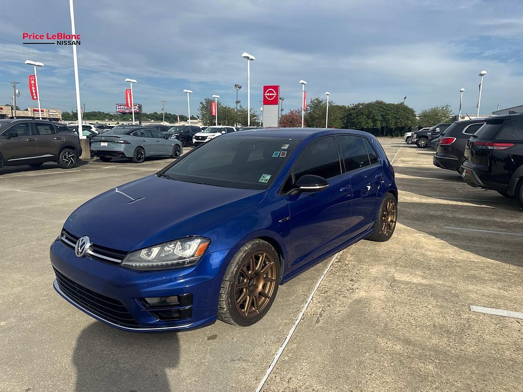 Used 2016 Lapiz Blue Metallic Volkswagen Base image 3