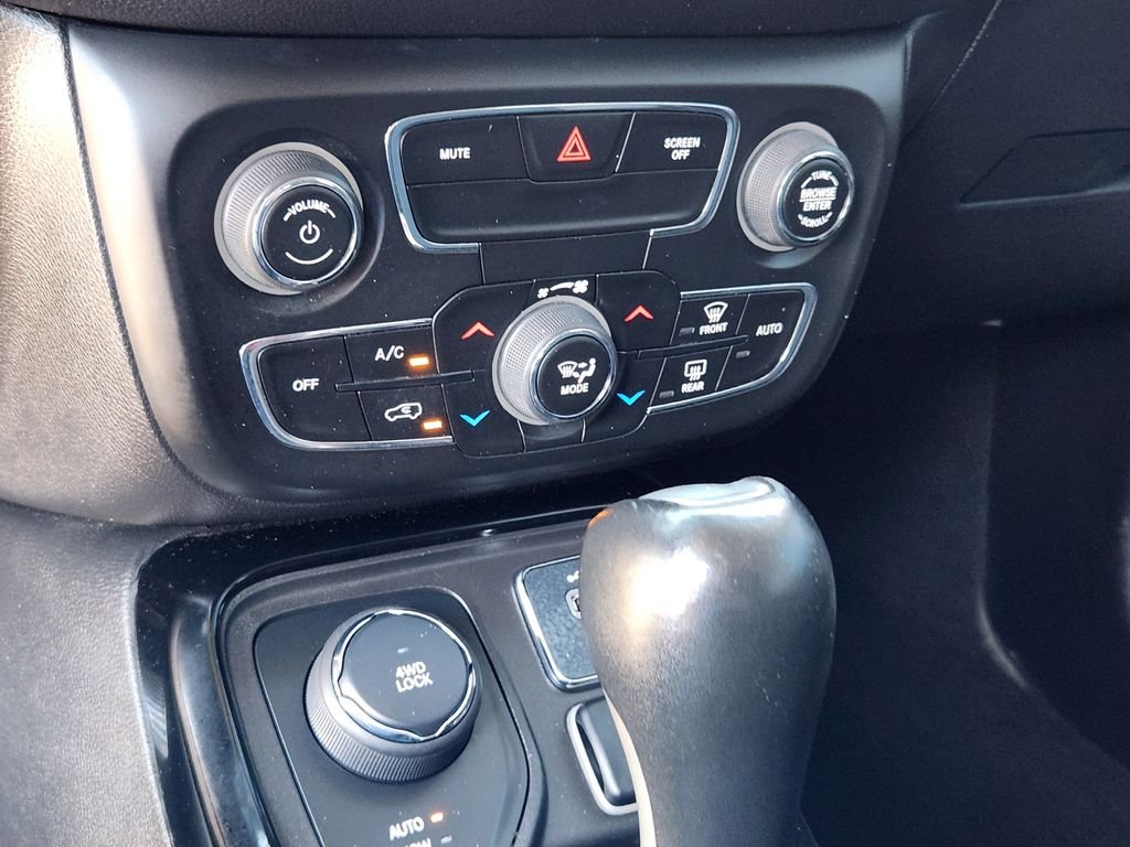 Used 2020 White Jeep Limited image 16