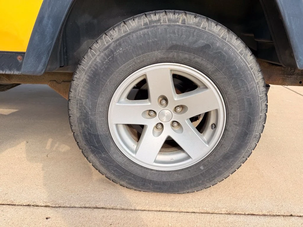 Used 2006 Yellow Jeep Unlimited Rubicon image 11