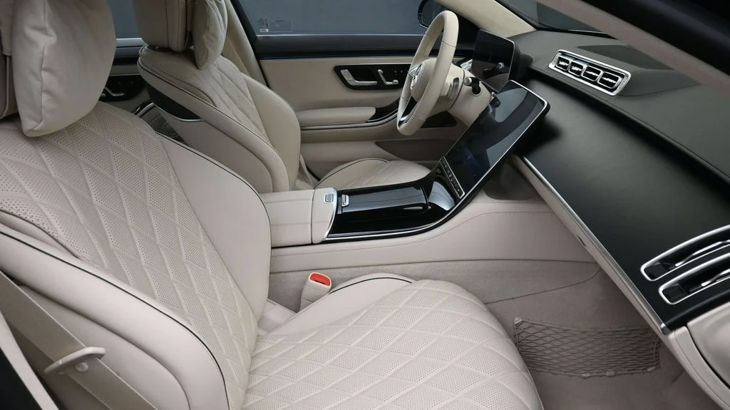 Used 2025 Blue Mercedes-Benz S 580 image 2
