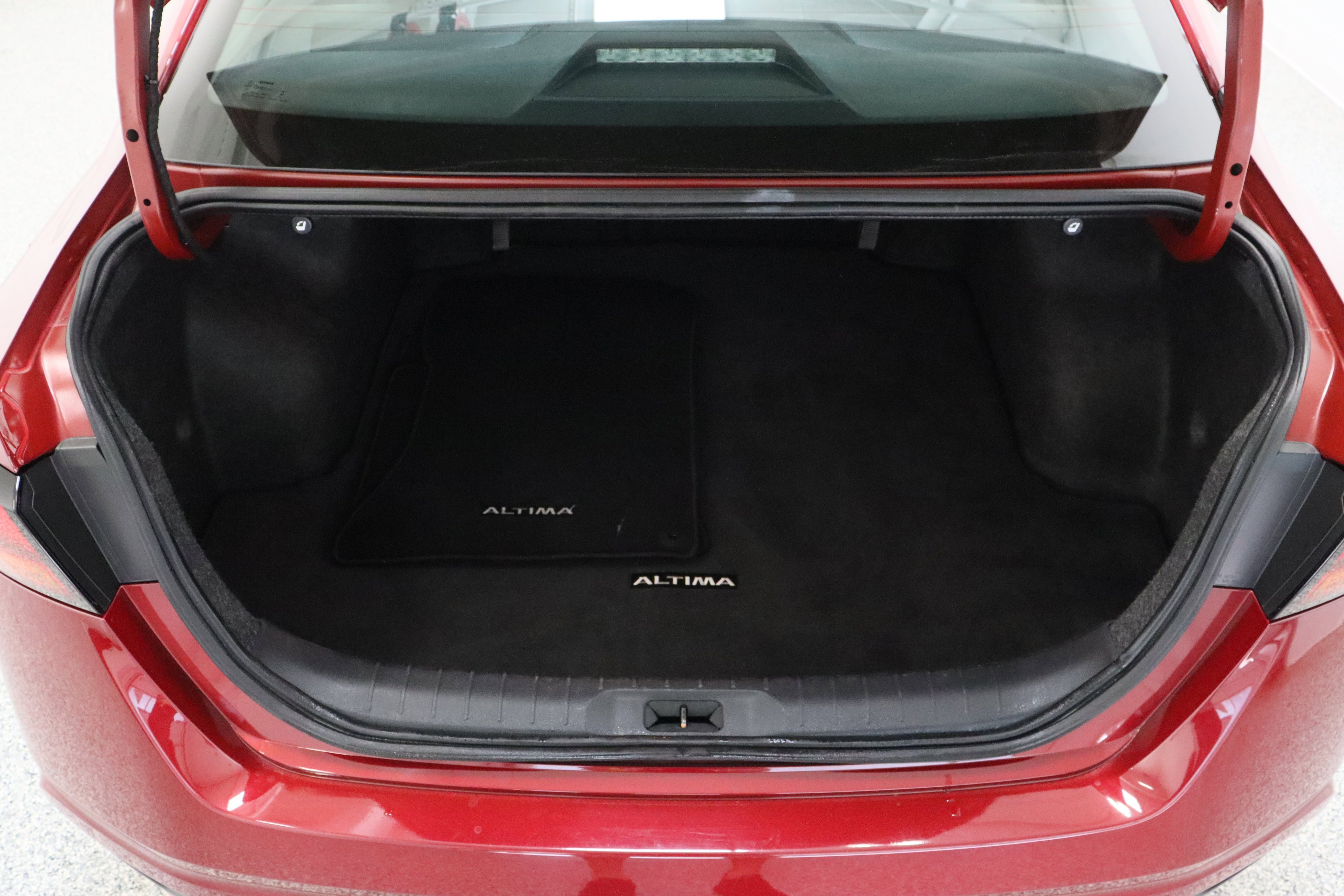 2025 Nissan Altima SV - Photo 31