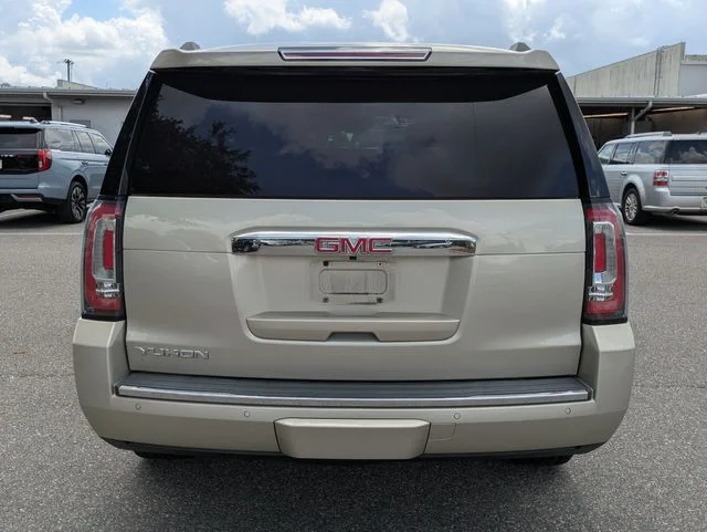 Used 2017 Sparkling Silver Metallic GMC Denali image 4