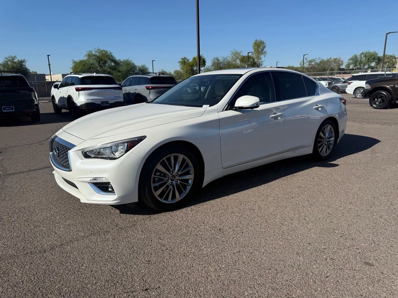 Used 2024 Majestic White INFINITI Luxe image 1