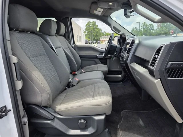 Used 2020 Oxford White Ford XLT image 24