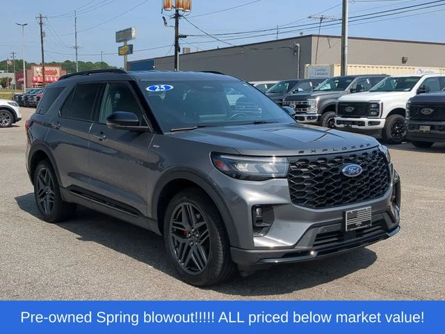 Used 2025 Gray Ford ST-Line image 15