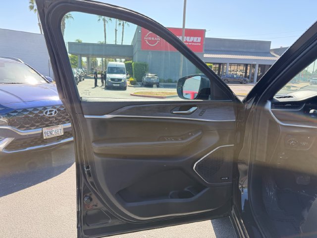 Used 2024  Jeep 4xe image 14