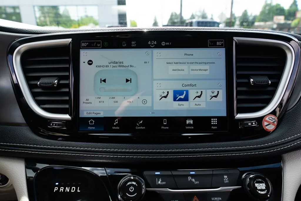 Used 2023 White Chrysler Touring L image 14