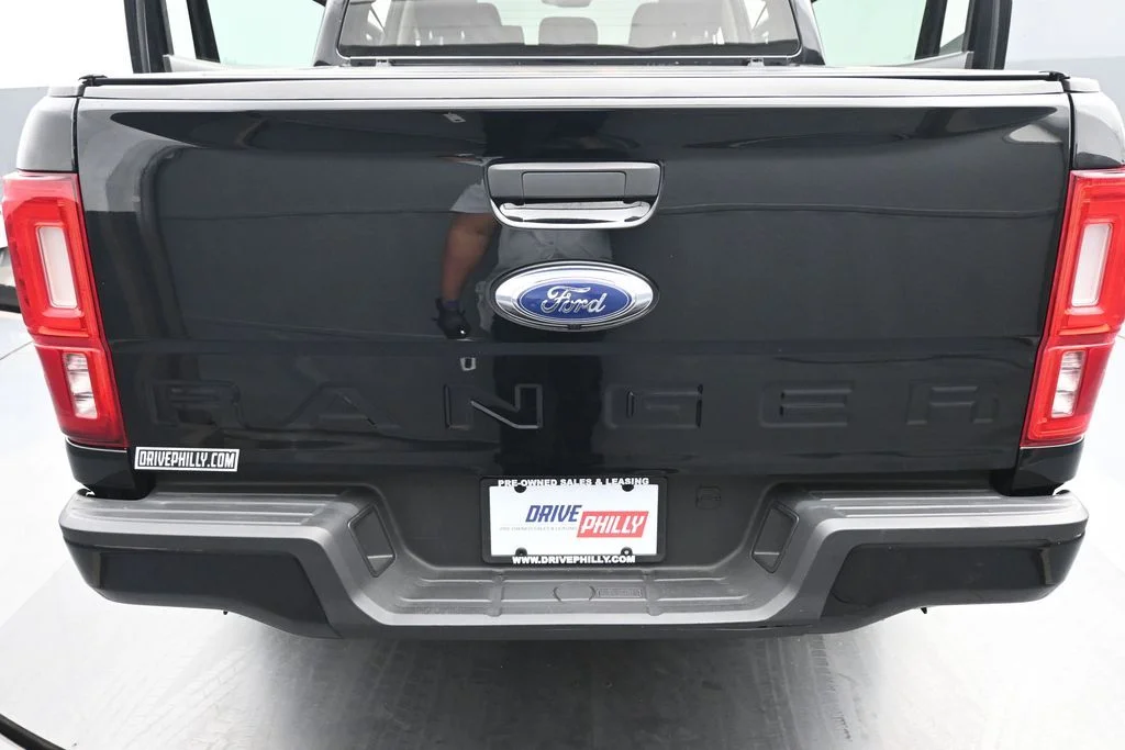 Used 2023 Black Ford XLT image 16