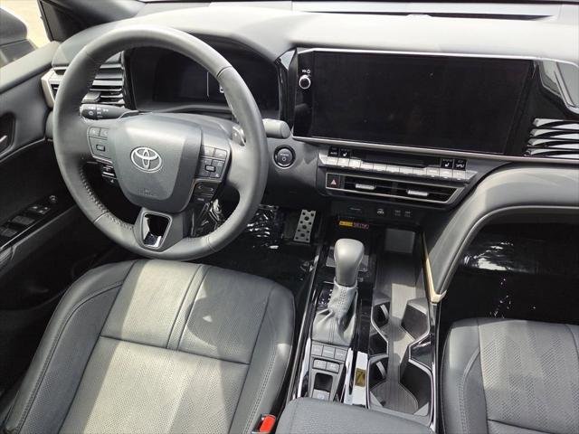 Certified Used 2025 WIND CHILL PEARL Toyota  image 30