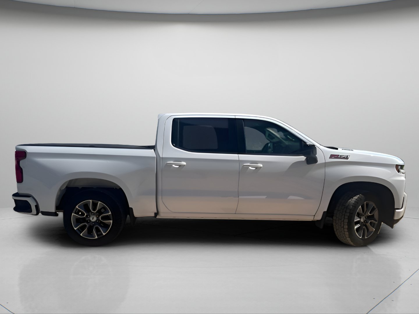 Used 2022 Summit White Chevrolet RST image 4