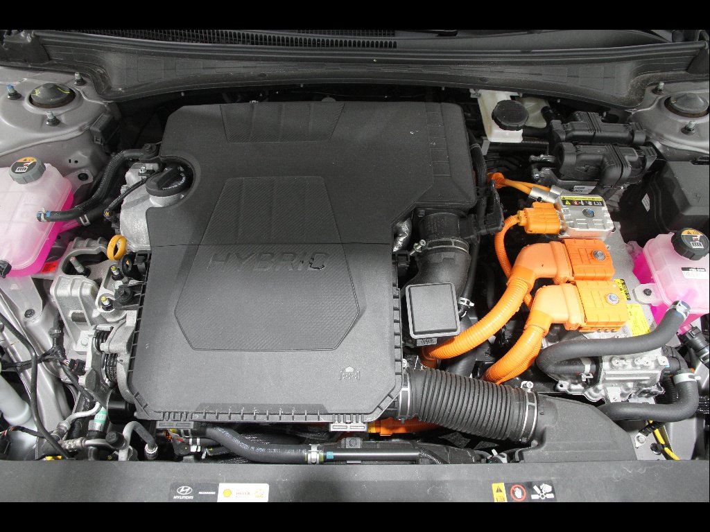 2025 Hyundai Elantra Limited - Photo 20