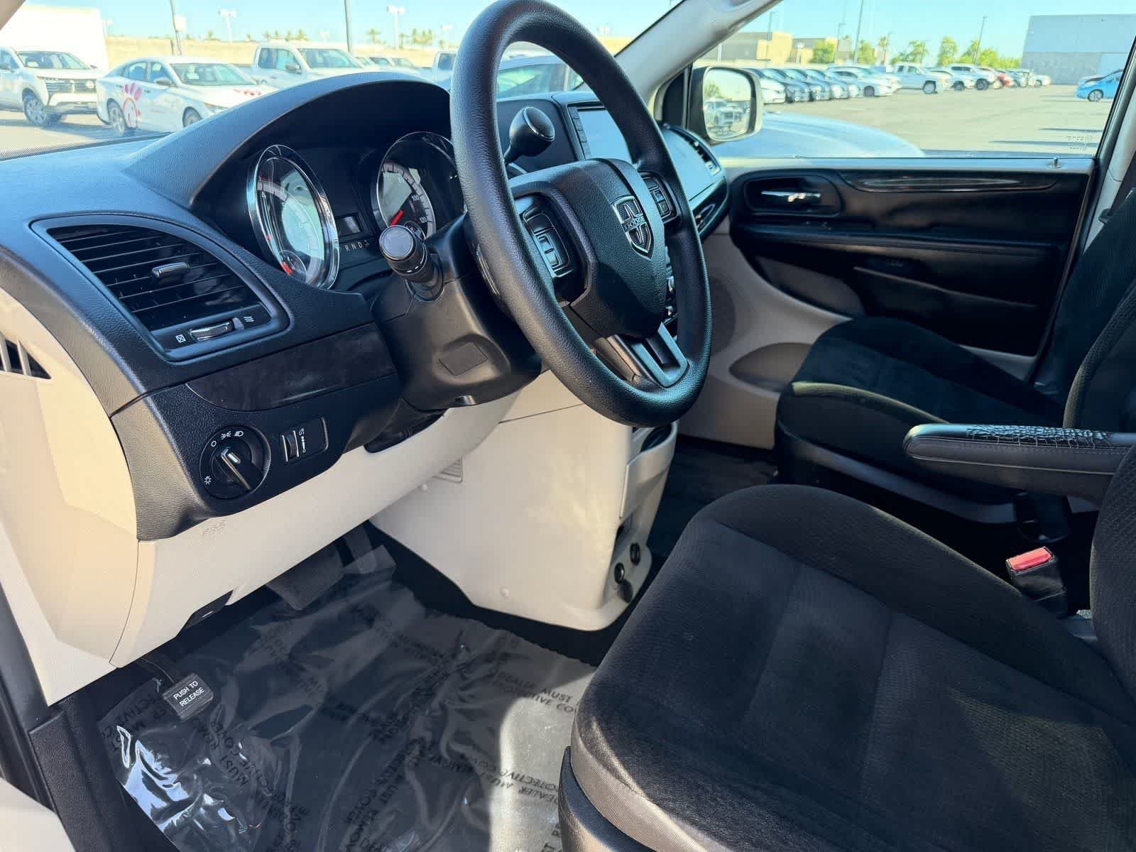 Used 2018 Dodge Grand Caravan SE with VIN 2C4RDGBGXJR309206 for sale in Avondale, AZ