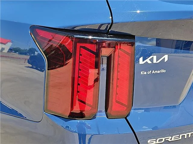 Used 2025 Midnight Lake B KIA S All-Wheel Drive image 7