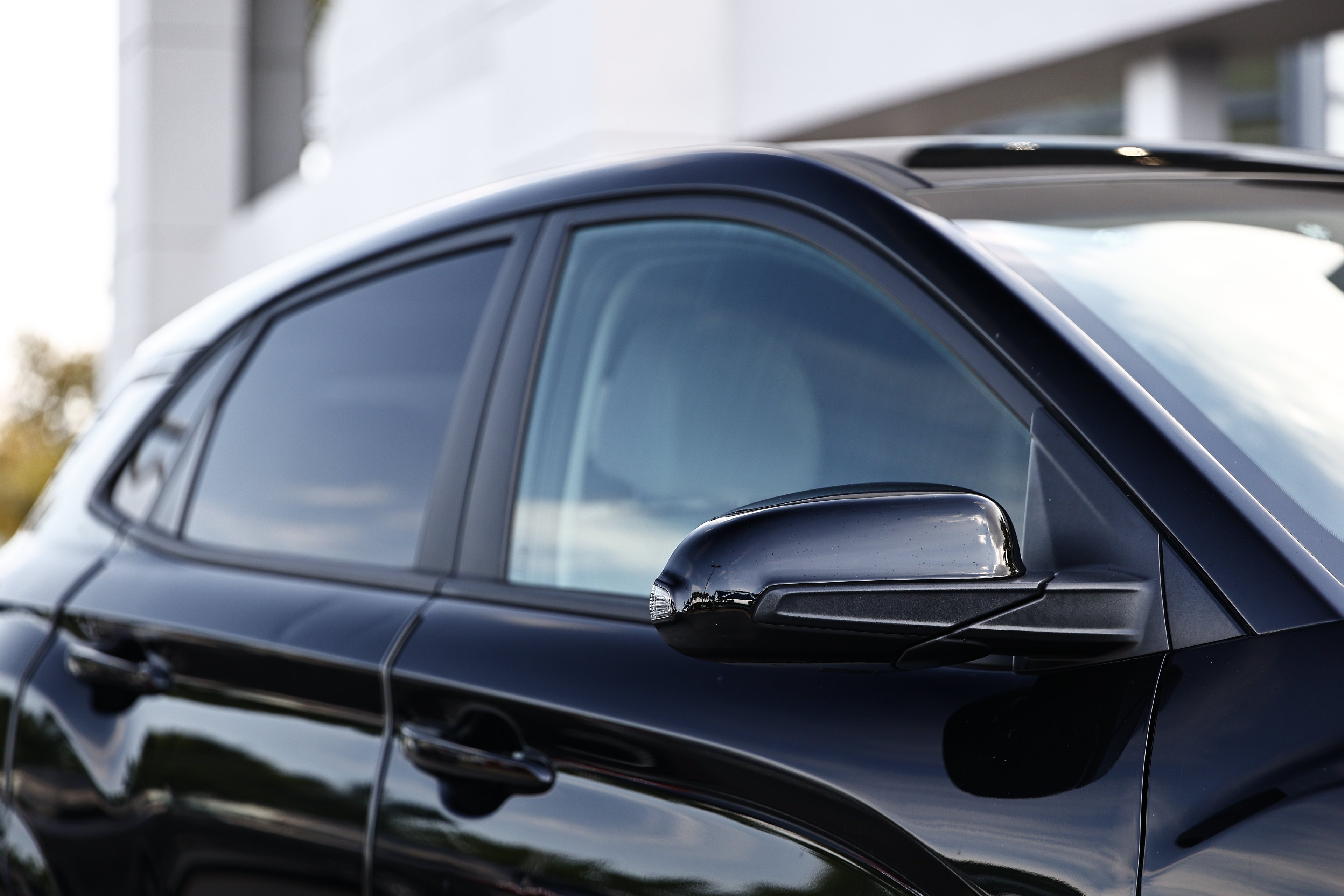 Used 2023 Ultra Black Hyundai SE image 3