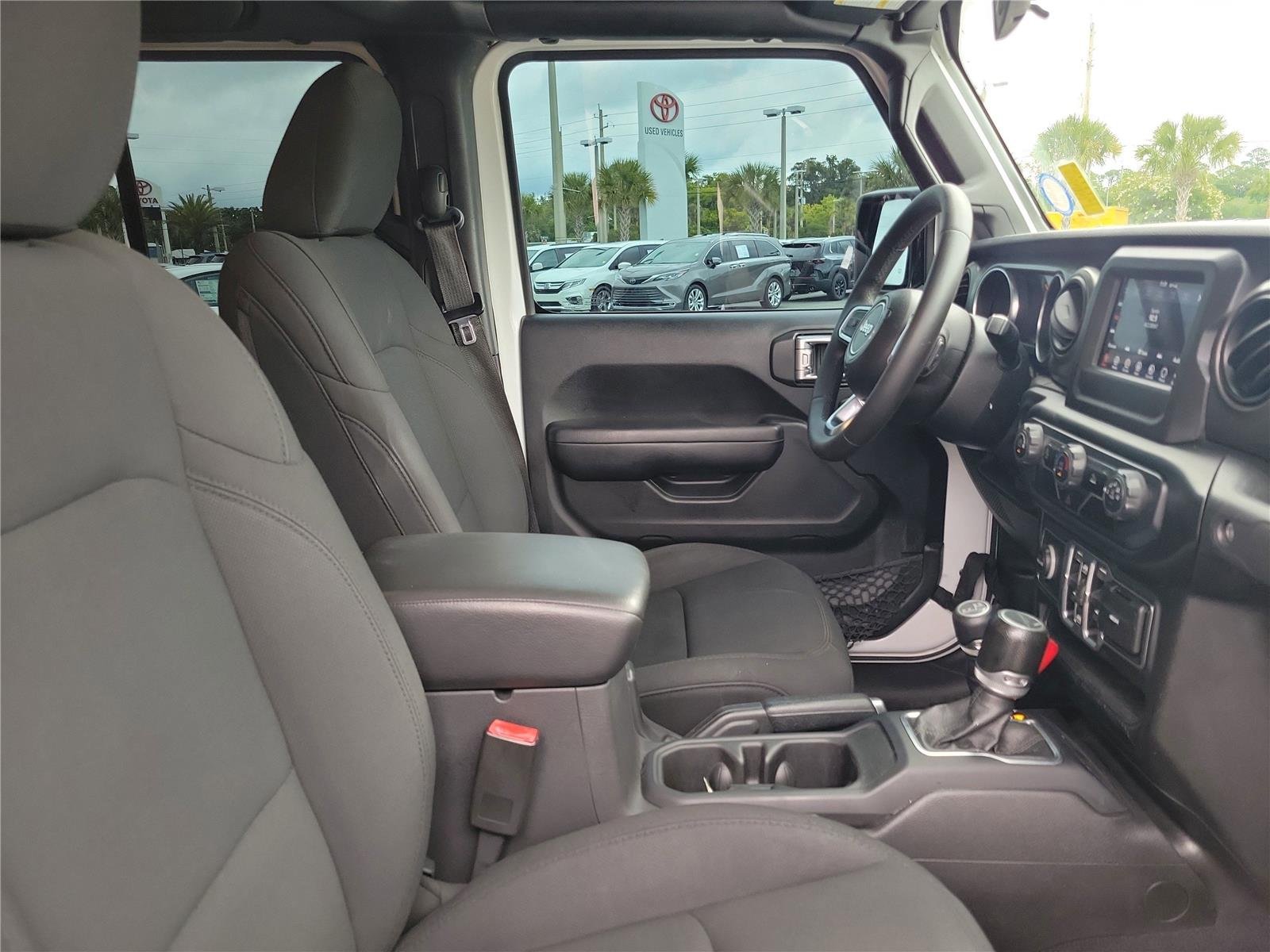 Used 2020 Bright White Clearcoat Jeep Sport S image 33
