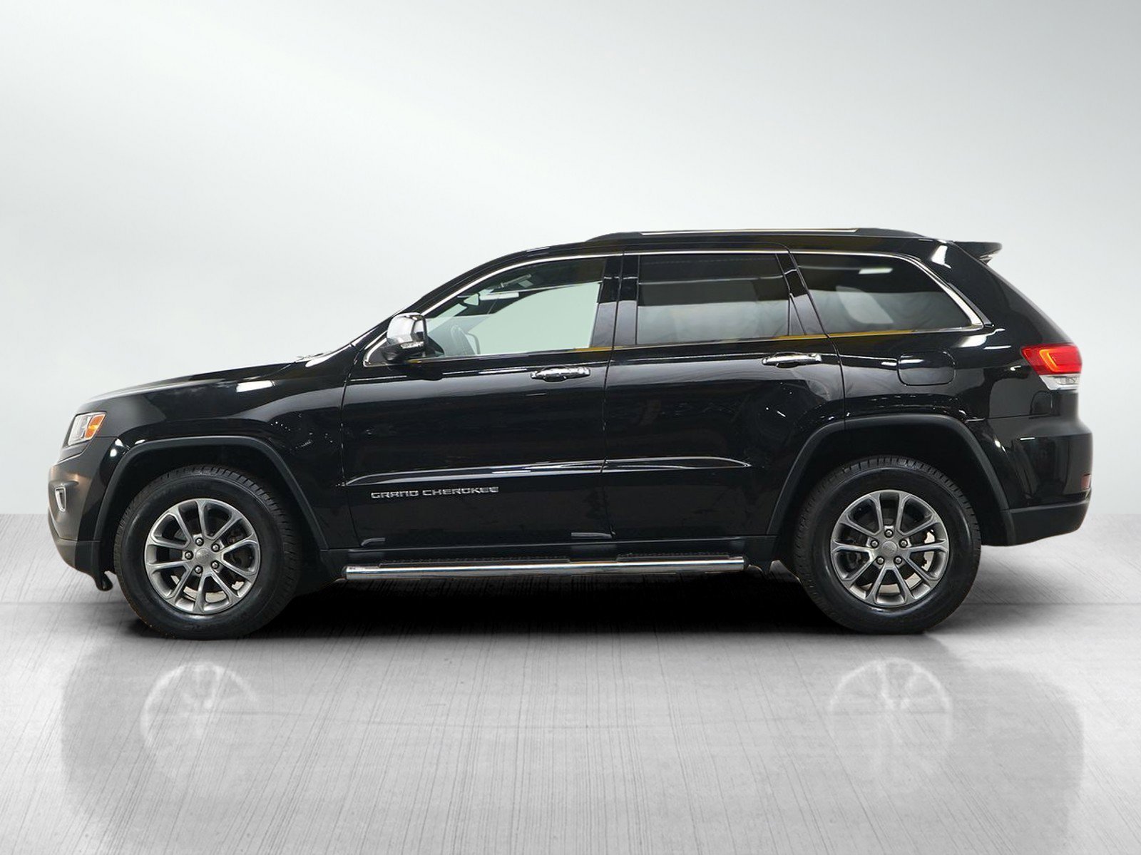 Used 2015 Jeep Grand Cherokee Limited with VIN 1C4RJFBG8FC807214 for sale in South Saint Paul, Minnesota