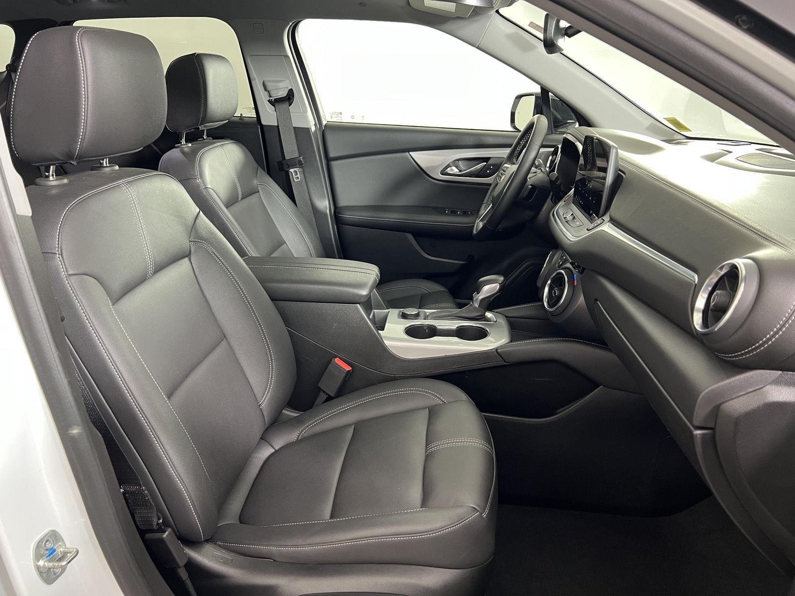 Used 2025 Summit White Chevrolet LT image 22