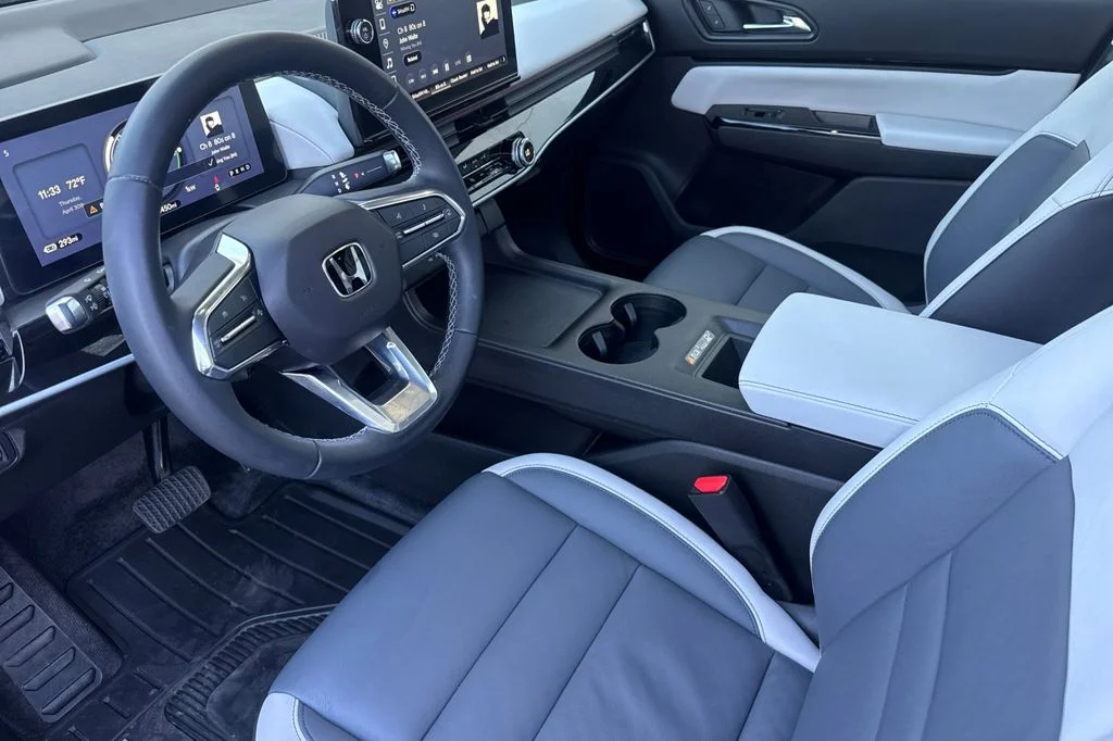 Used 2024  Honda Touring image 12