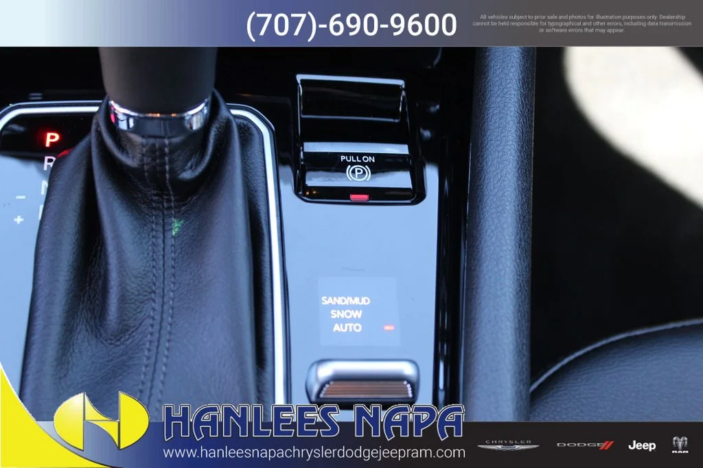 Used 2026 White Jeep Latitude image 20