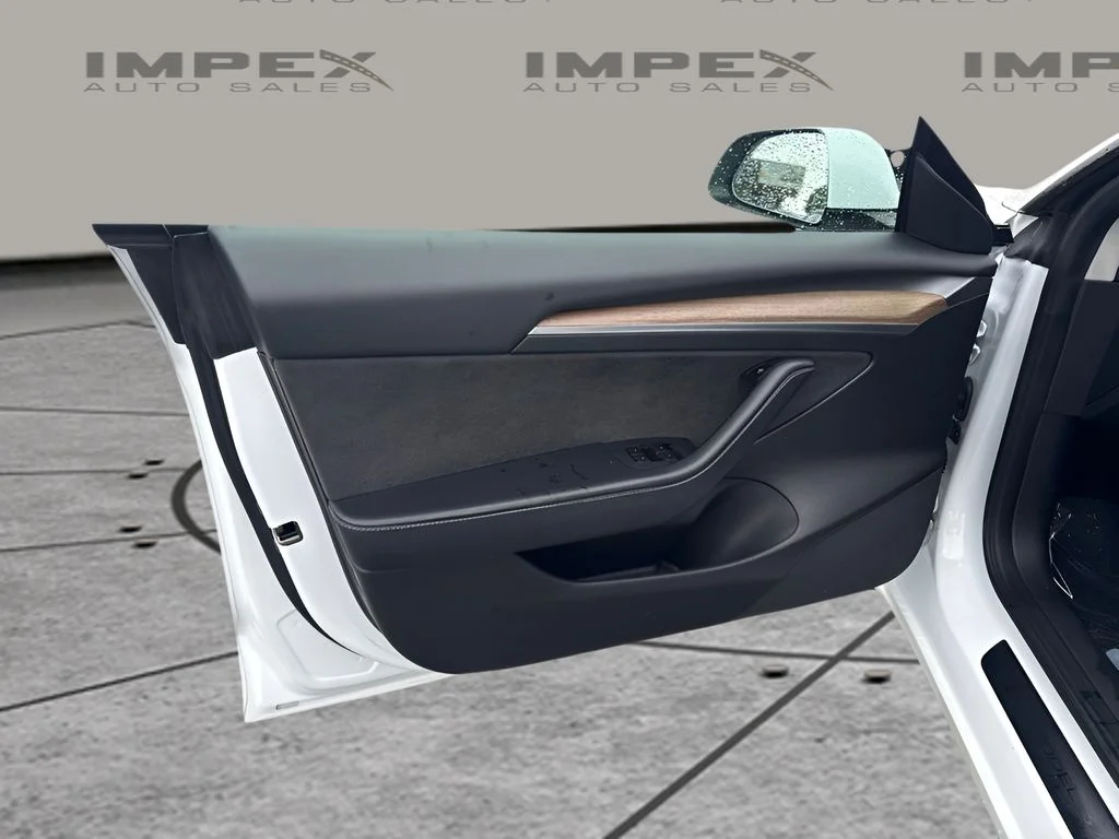 Used 2023 White Tesla Long Range image 17