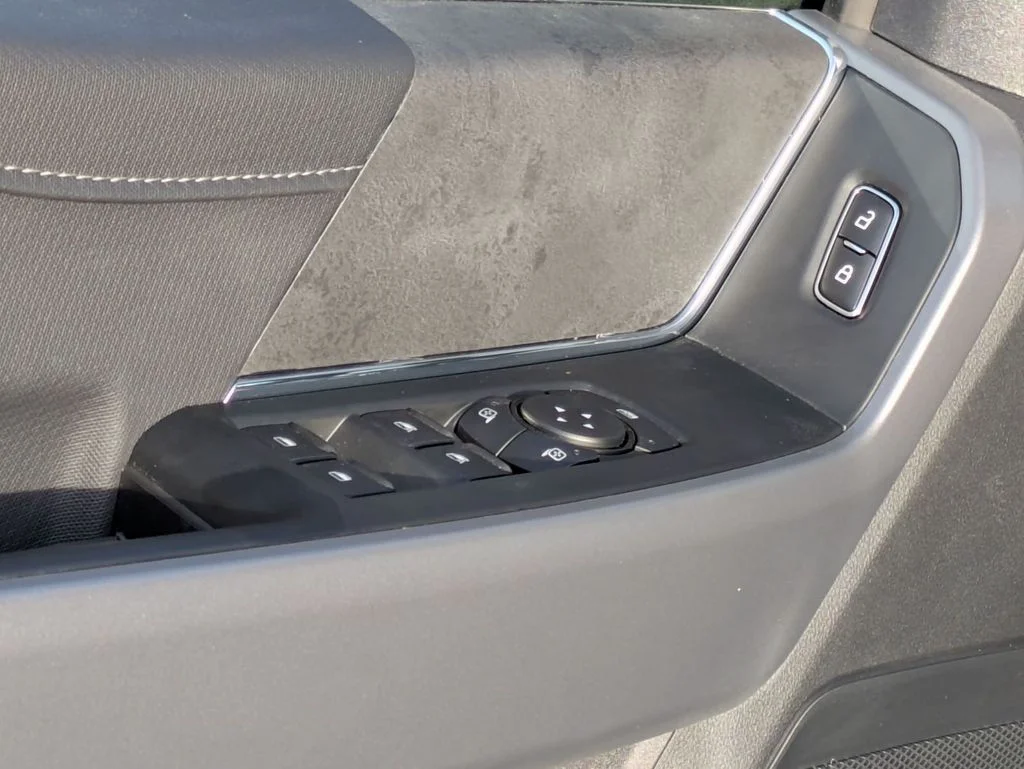 New 2026 Carbonized Gray Metallic Ford XLT image 25