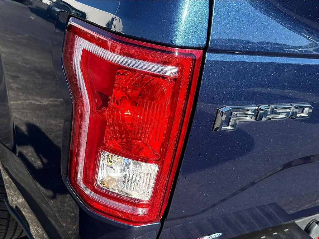Used 2016 Blue Jeans Metallic Ford XLT image 28